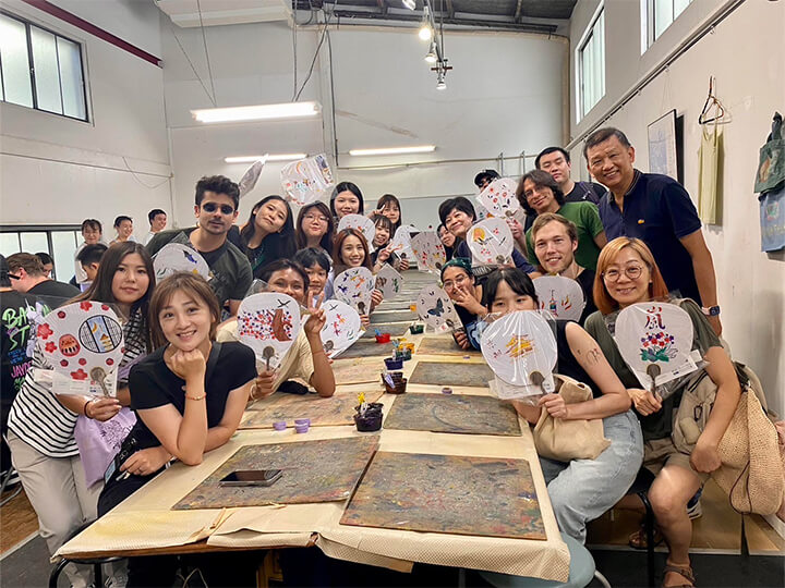 Kyoto Traditional Crafts: Hand-Painted Kyo-Uchiwa Fans